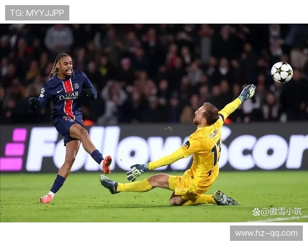 法甲赛场惊险一幕巴黎圣日耳曼门将唐纳鲁马面部被踩引发关注
